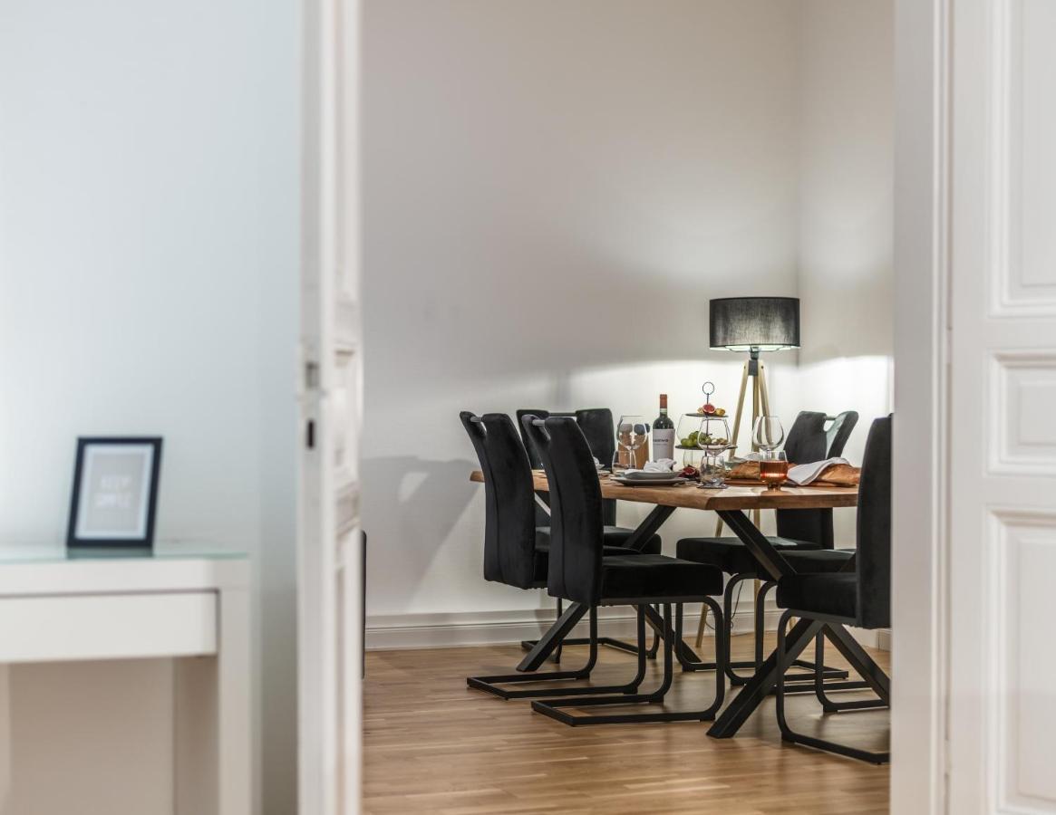 Hochwertige Altbauwohnung Im Modernen Stil In Wiesbaden - Kueche - Terrasse - Wlan - Zentral Luaran gambar