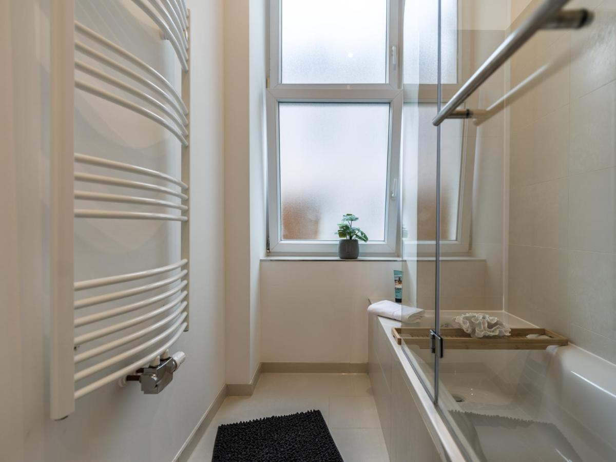 Hochwertige Altbauwohnung Im Modernen Stil In Wiesbaden - Kueche - Terrasse - Wlan - Zentral Luaran gambar