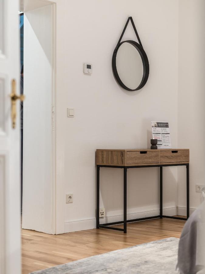 Hochwertige Altbauwohnung Im Modernen Stil In Wiesbaden - Kueche - Terrasse - Wlan - Zentral Luaran gambar