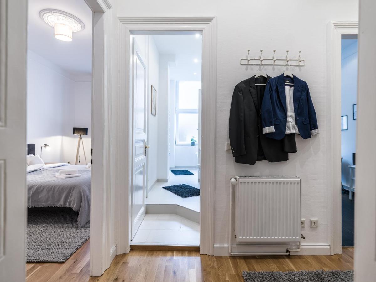 Hochwertige Altbauwohnung Im Modernen Stil In Wiesbaden - Kueche - Terrasse - Wlan - Zentral Luaran gambar